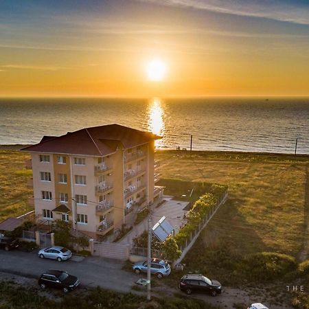 Casa Eden Hotel Костинещи Екстериор снимка