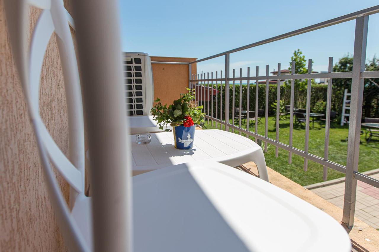 Casa Eden Hotel Костинещи Екстериор снимка