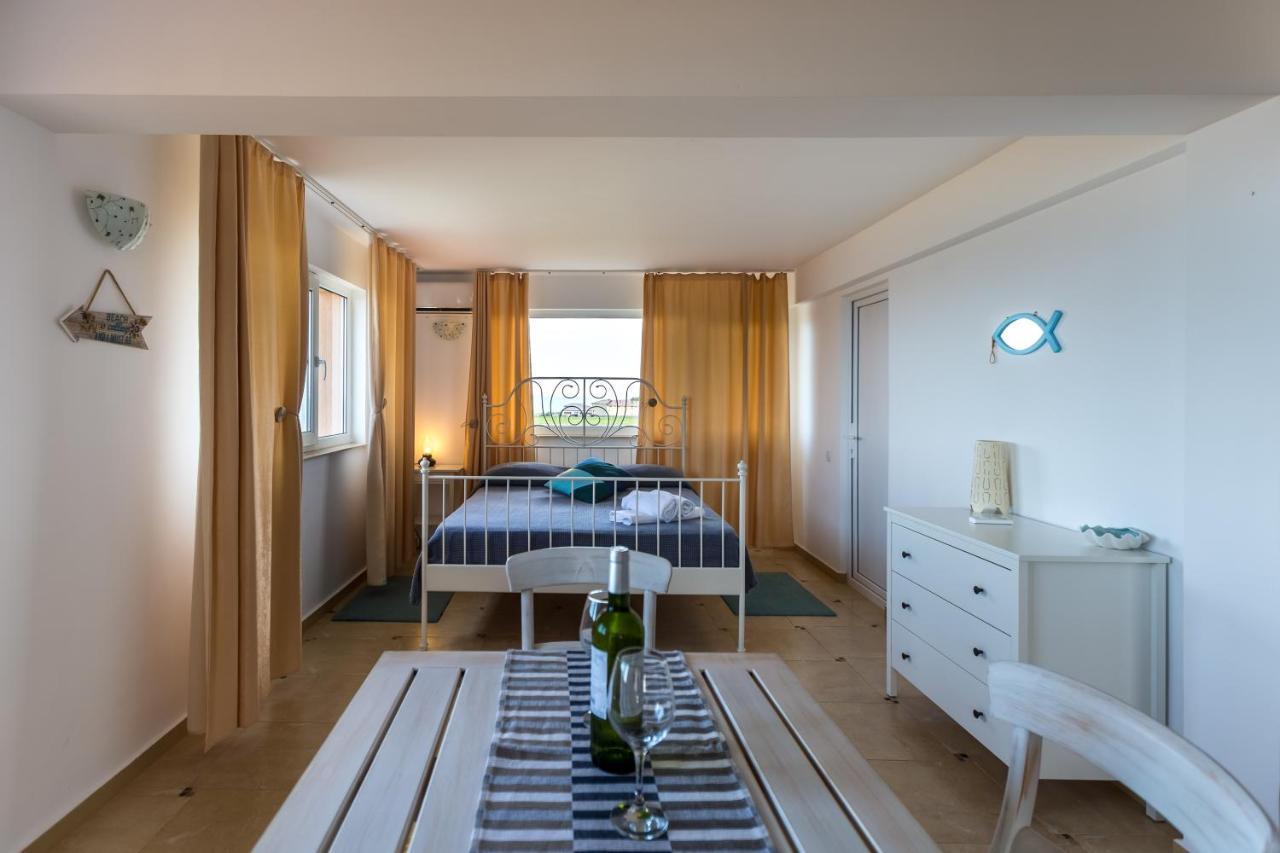 Casa Eden Hotel Костинещи Екстериор снимка