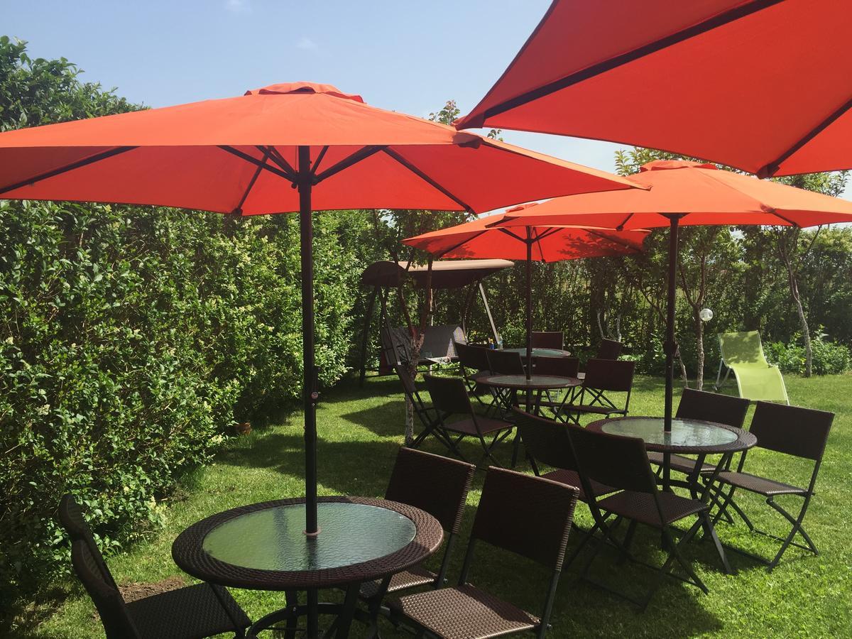 Casa Eden Hotel Костинещи Екстериор снимка