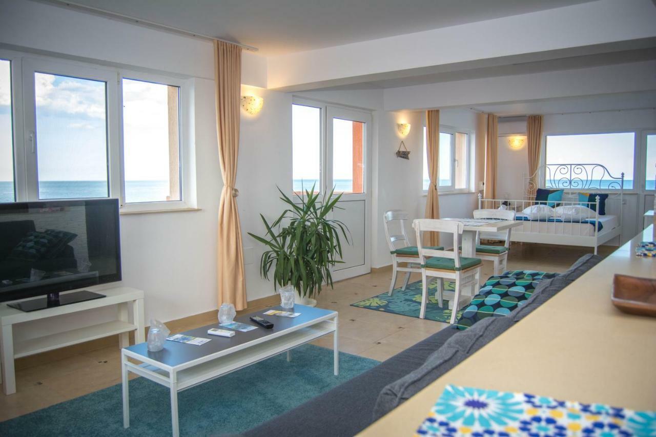 Casa Eden Hotel Костинещи Екстериор снимка